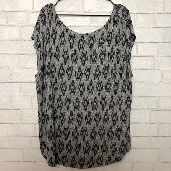 GAP Tops - Gap Short Sleeve Printed Tee XXL